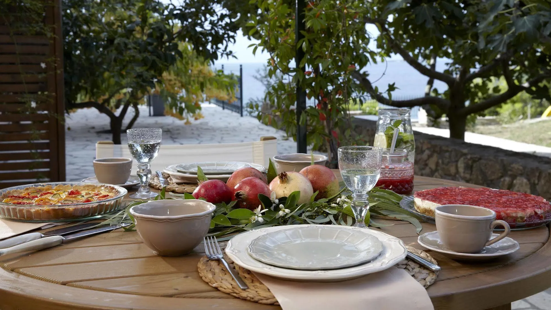 Avra Private Suites Lassi