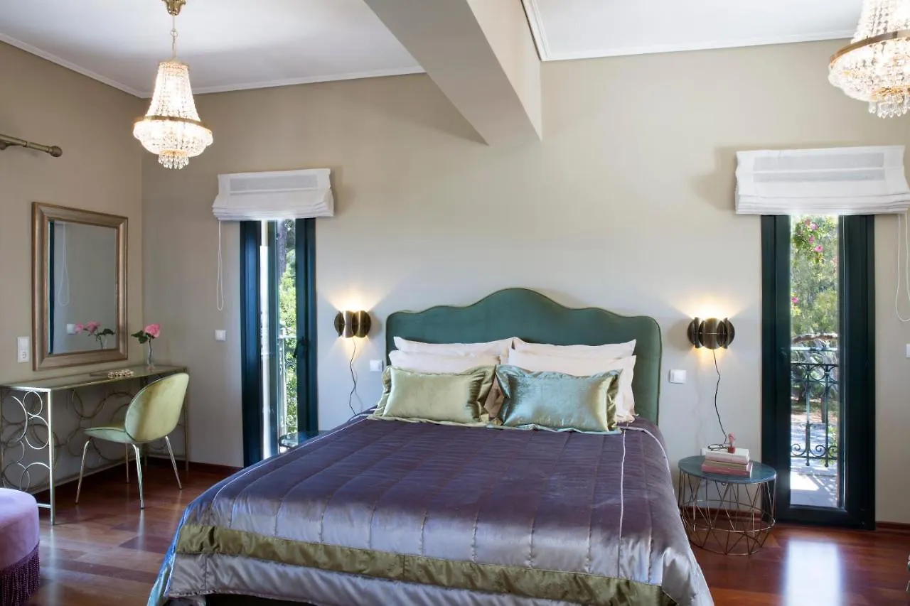 Avra Private Suites Lassi